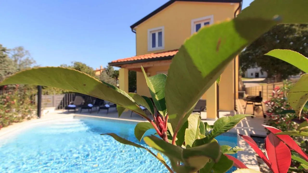 Beautiful Villa Mugeba I With Pool In Porec Near The Aquapark Κροατία