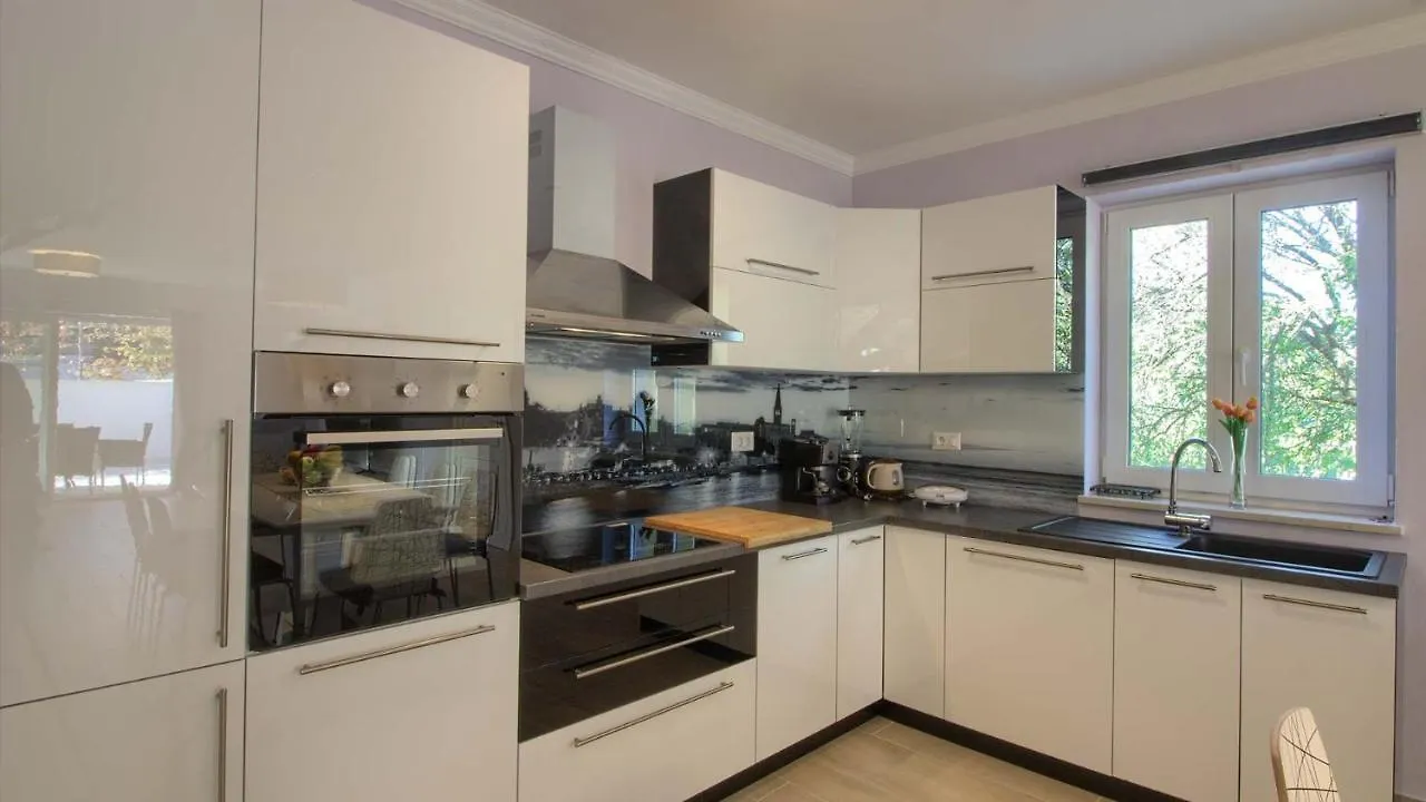 Beautiful Villa Mugeba I With Pool In Porec Near The Aquapark