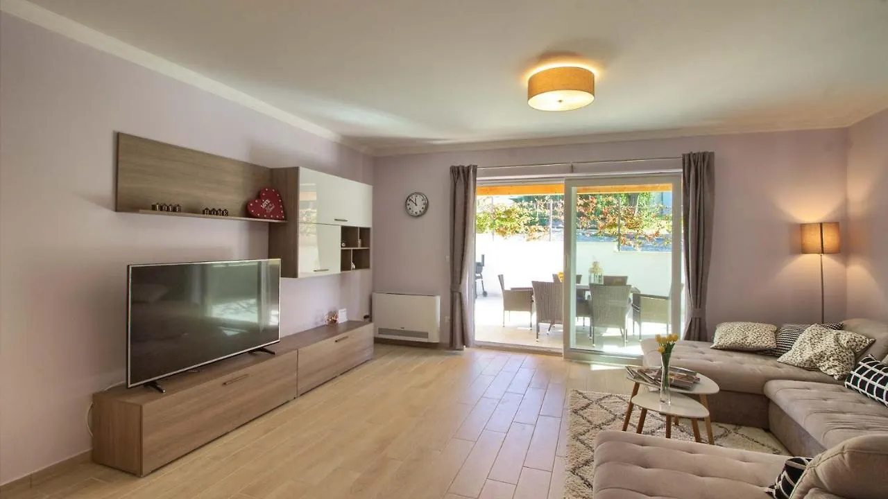 Beautiful Villa Mugeba I With Pool In Porec Near The Aquapark